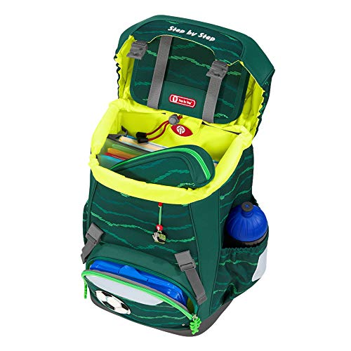 Step by Step Giant Schulranzen-Set „Soccer Star“, 5-teilig, grün, ergonomischer Tornister mit Reflektoren, höhenverstellbar mit Hüft- und Brustgurt, für Jungen ab der 1. Klasse, 23 Liter - 5